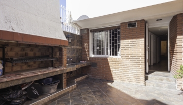 Casa en venta con patio, terraza y cochera